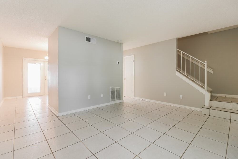7640 Woodbridge Blvd - Photo 7 of 20