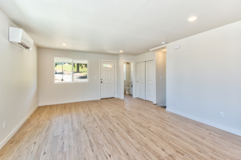 424 Mitchell Ave - Photo 7 of 17