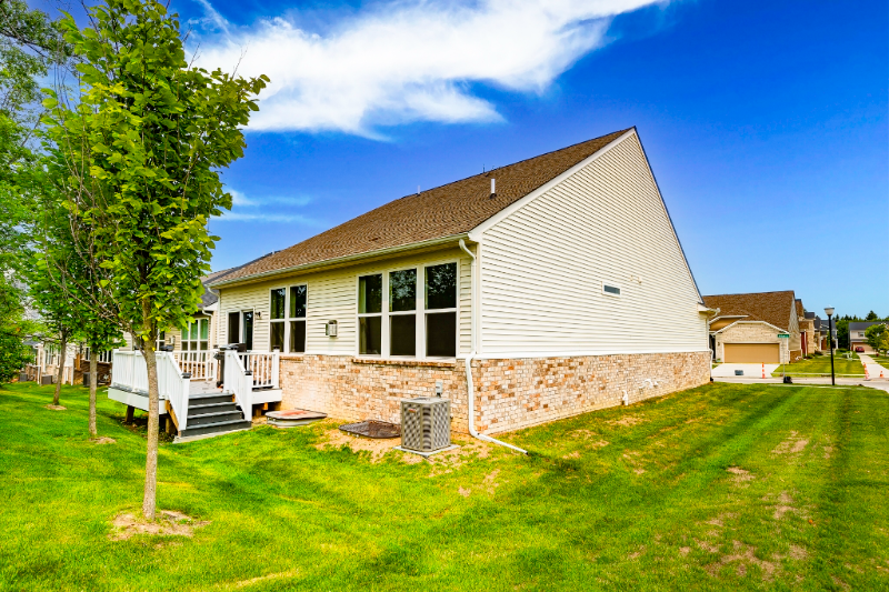 2801 Dillon Dr - Photo 4 of 50