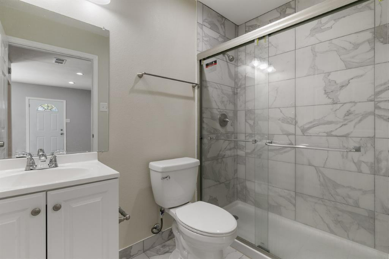 8814 Pine Forest Dr - Photo 2 of 4