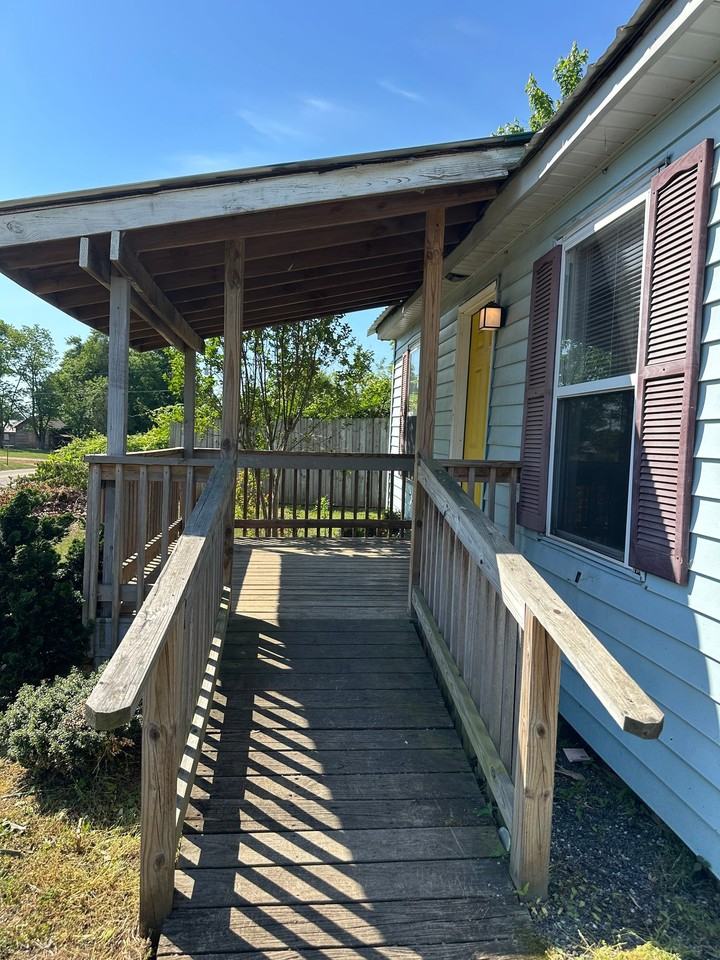 4499 Hickory Nut Ridge Rd - Photo 4 of 41