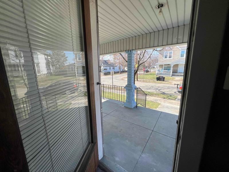 332 Arlington Ave - Photo 3 of 17