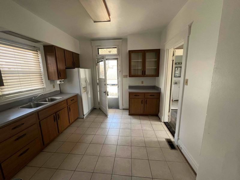 332 Arlington Ave - Photo 5 of 17