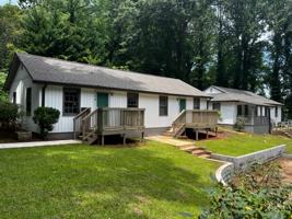 featured image of 3 Christopher St #B