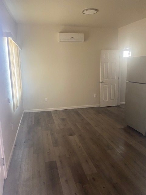 930 N Van Ness Ave #16 - Photo 2 of 7