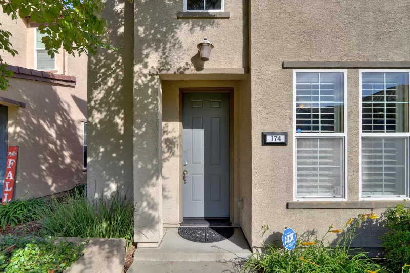 174 Talmont Cir - Photo 2 of 27