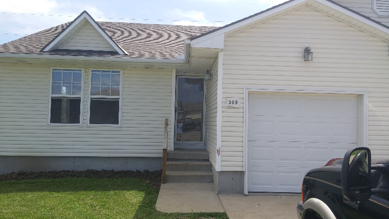 309 Canal St - Photo 5 of 8