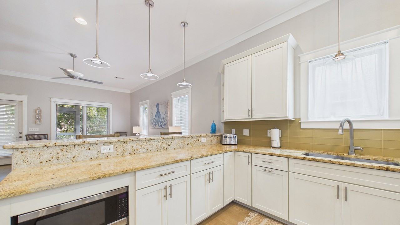 74 Greenway Park Ave - Photo 7 of 39