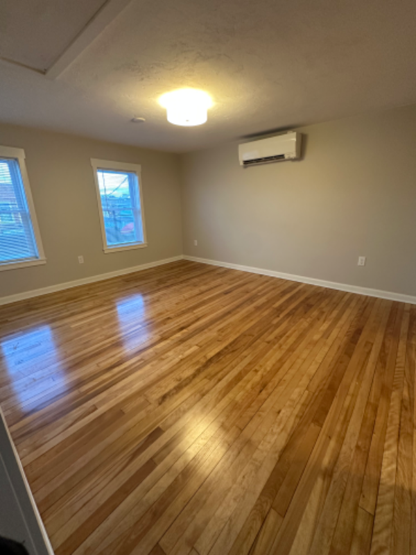 53 Central St #2R - Photo 3 of 7