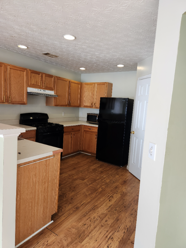 579 W Oaks Dr - Photo 5 of 12