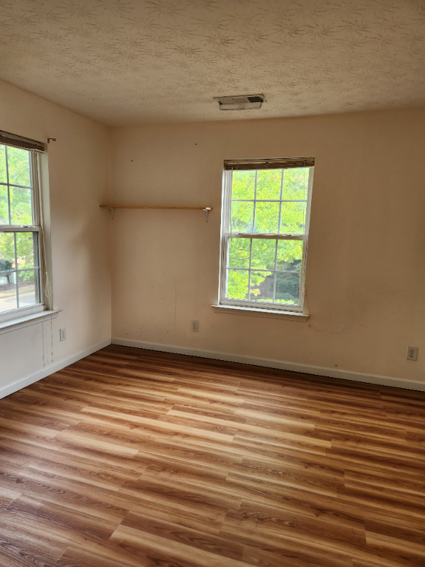 579 W Oaks Dr - Photo 7 of 12