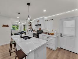 featured image of 11-3976 Liona St