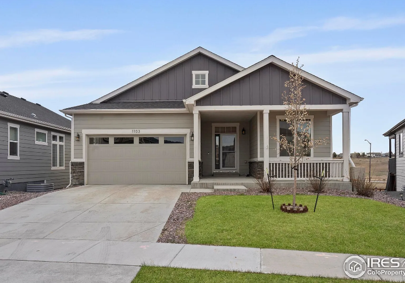 1103 Hornet Dr