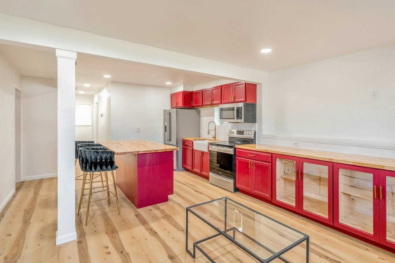 62 Washington St E - Photo 6 of 16