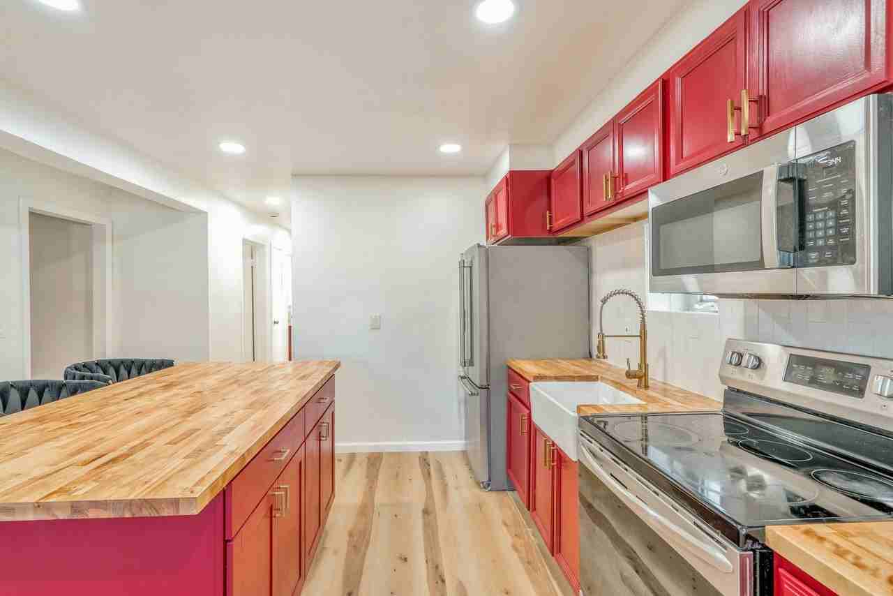 62 Washington St E - Photo 7 of 16