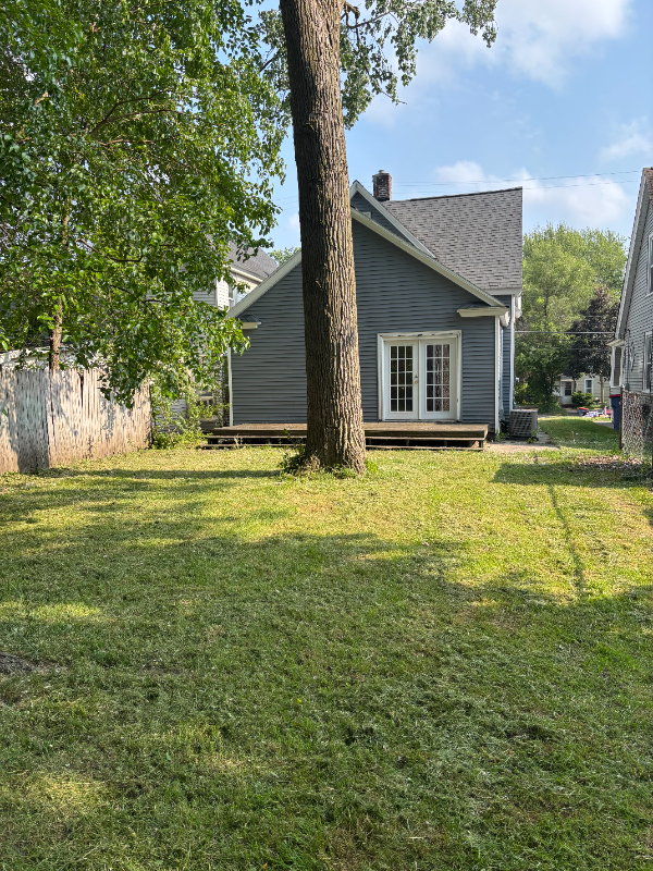 111 Sweet St Ne #2 - Photo 4 of 17
