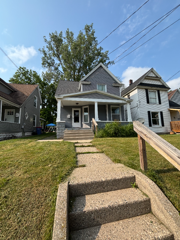 111 Sweet St Ne #2 - Photo 5 of 17