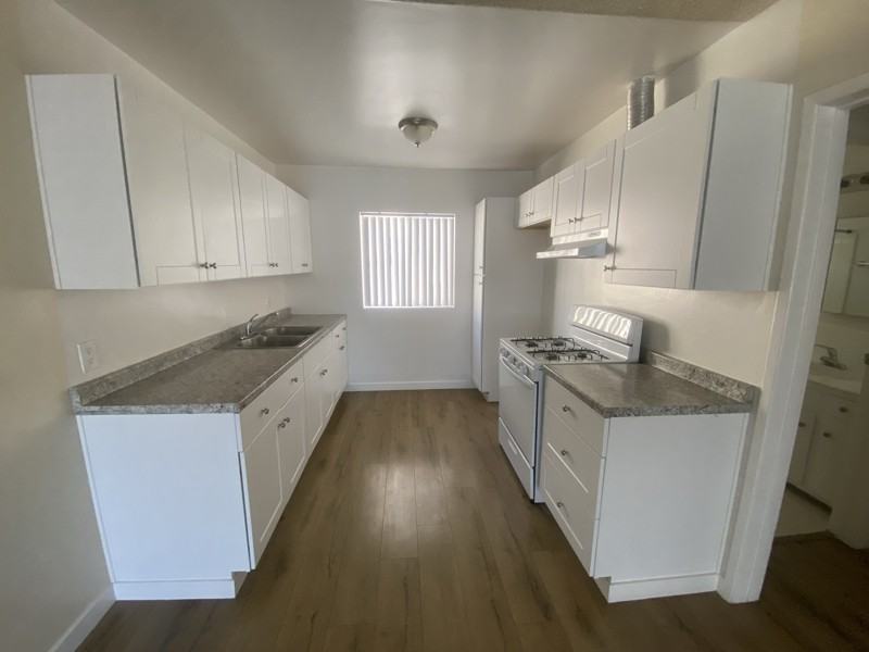 8200 Owensmouth Ave #5 - Photo 4 of 42