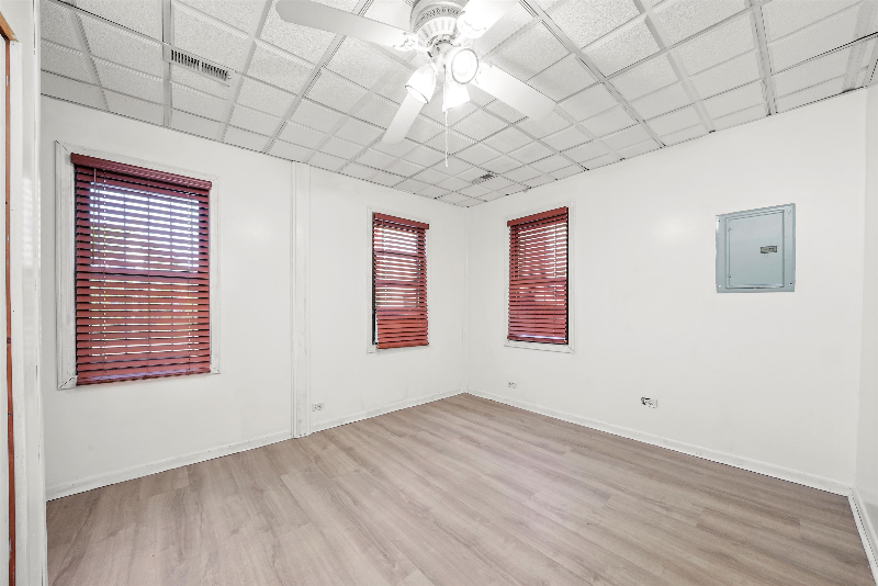 911 S Loomis St #1 - Photo 6 of 19
