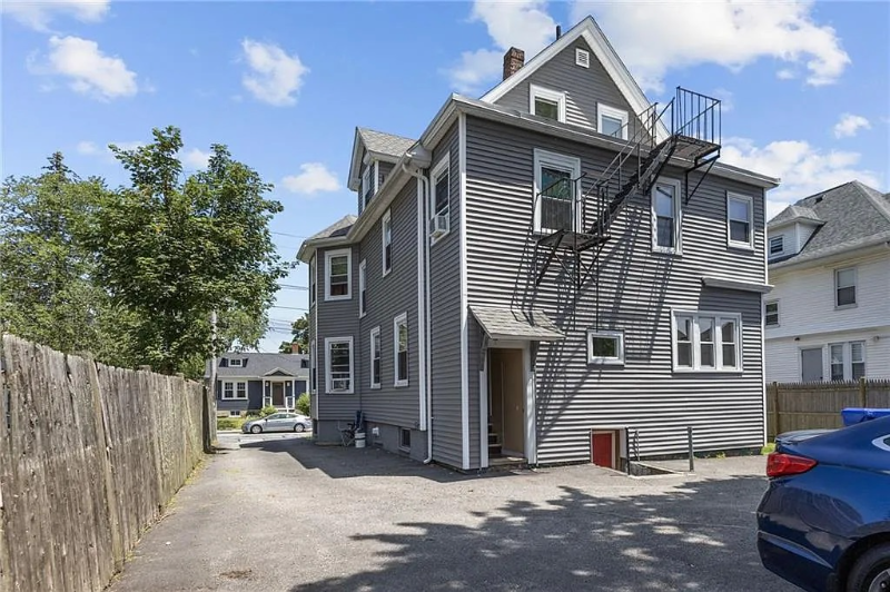 233 Waterman Ave #1LAPT2 - Photo 2 of 12