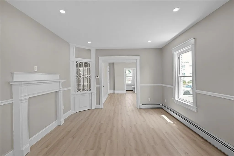 233 Waterman Ave #1LAPT2 - Photo 3 of 12