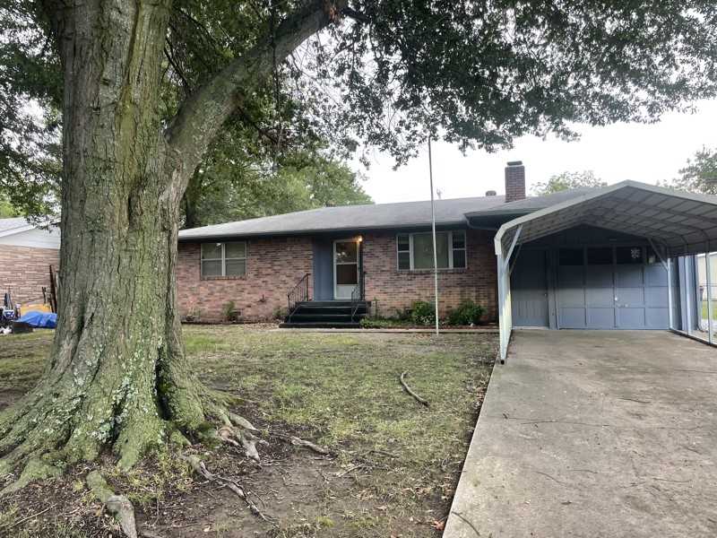 1108 S Mill St - Photo 2 of 18