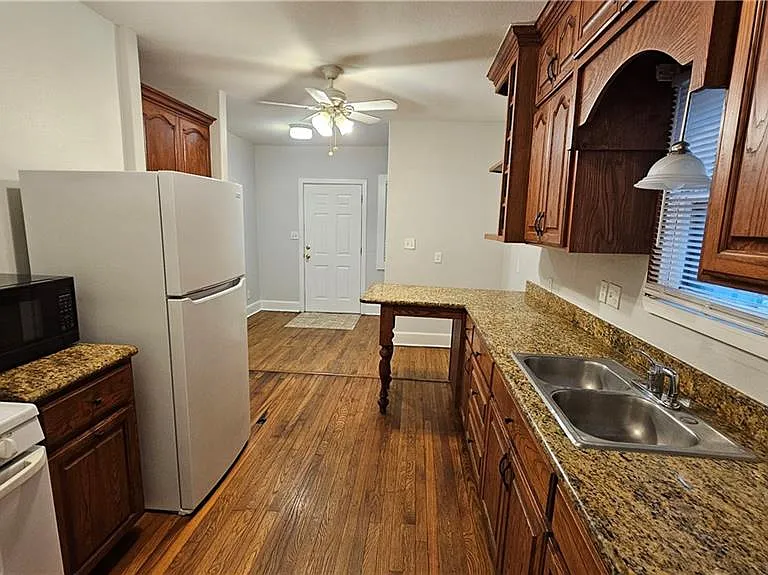 1215 N 15th St - Photo 4 of 13