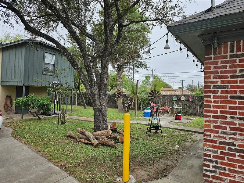 1215 N 15th St - Photo 6 of 13