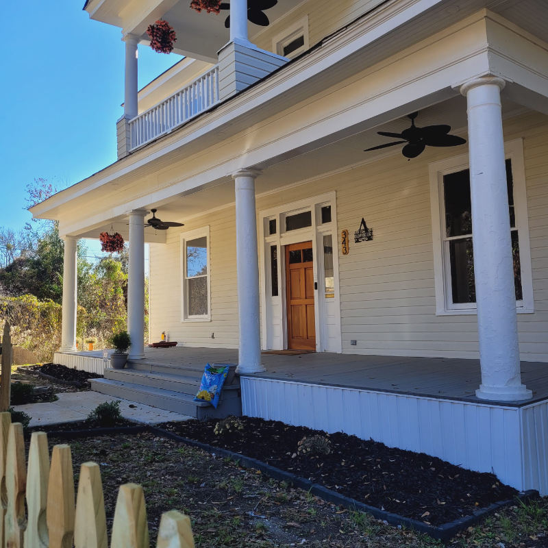 343 Adelle St - Photo 3 of 24