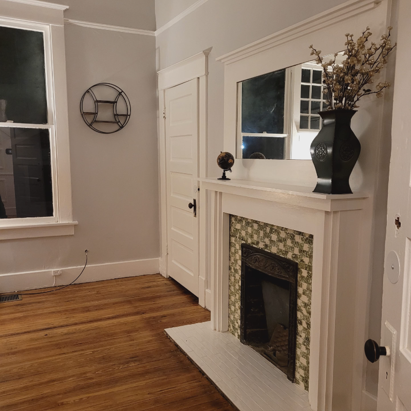 343 Adelle St - Photo 6 of 24