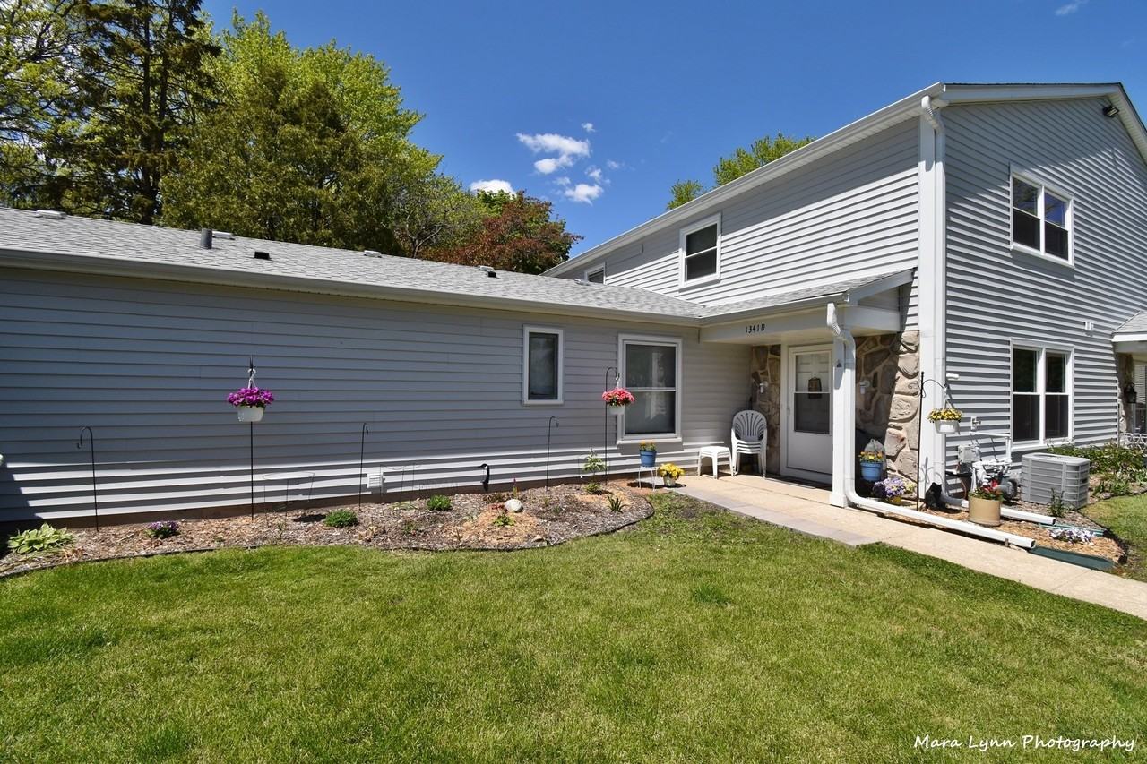 1341 N Glen Cir #D - Photo 2 of 6