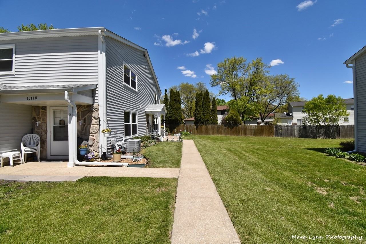 1341 N Glen Cir #D - Photo 3 of 6