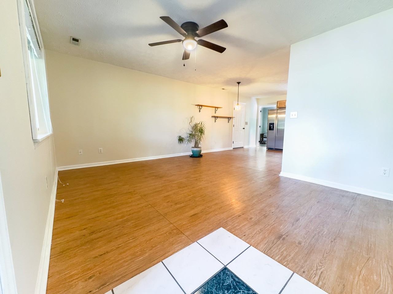 313 Bountiful Ln - Photo 3 of 17