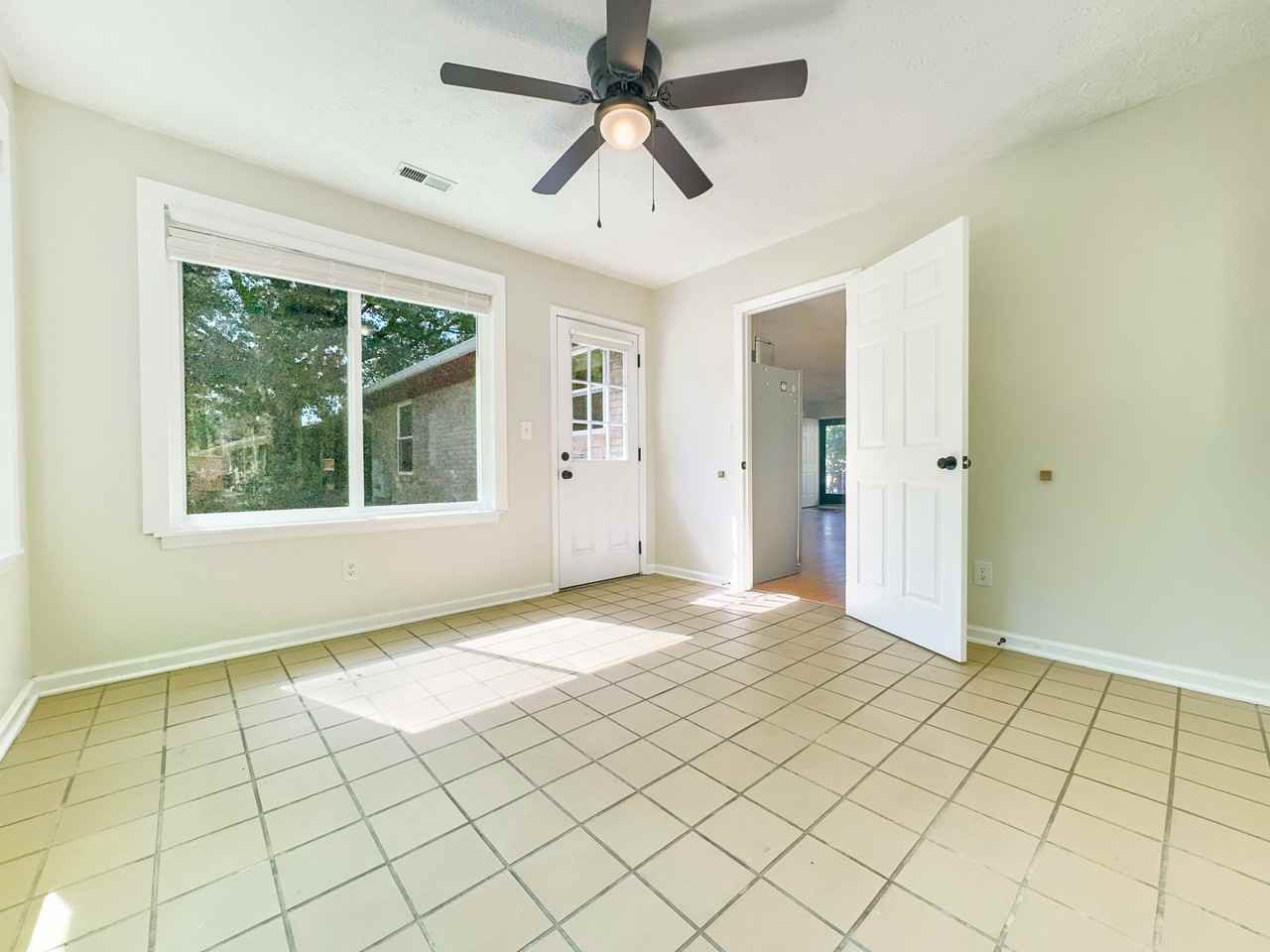 313 Bountiful Ln - Photo 7 of 17