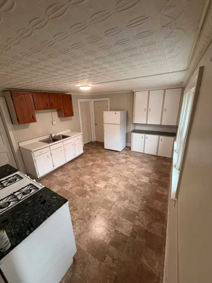 410 Chemung St #1 - Photo 3 of 7