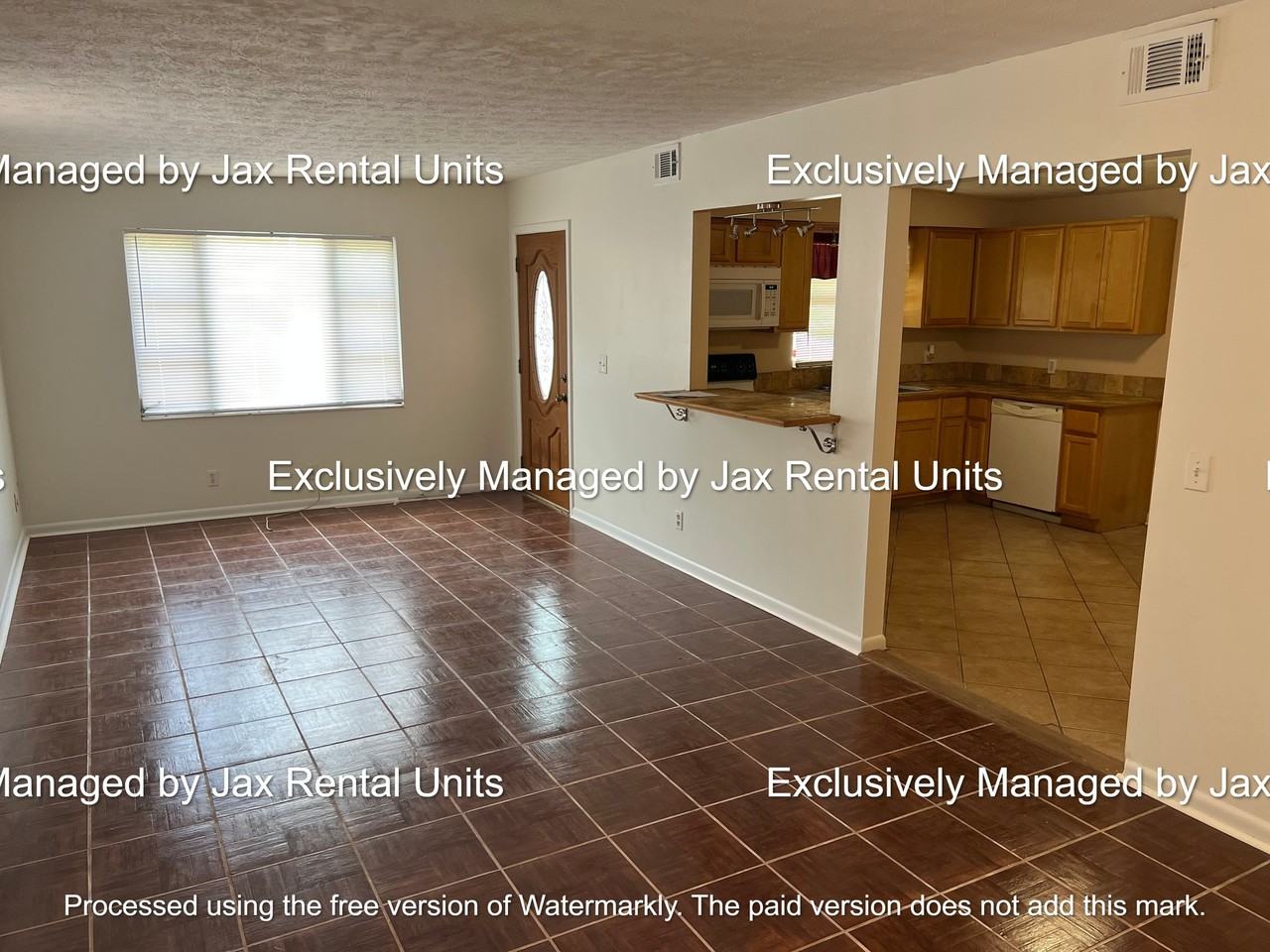 628 Meteor St - Photo 5 of 15