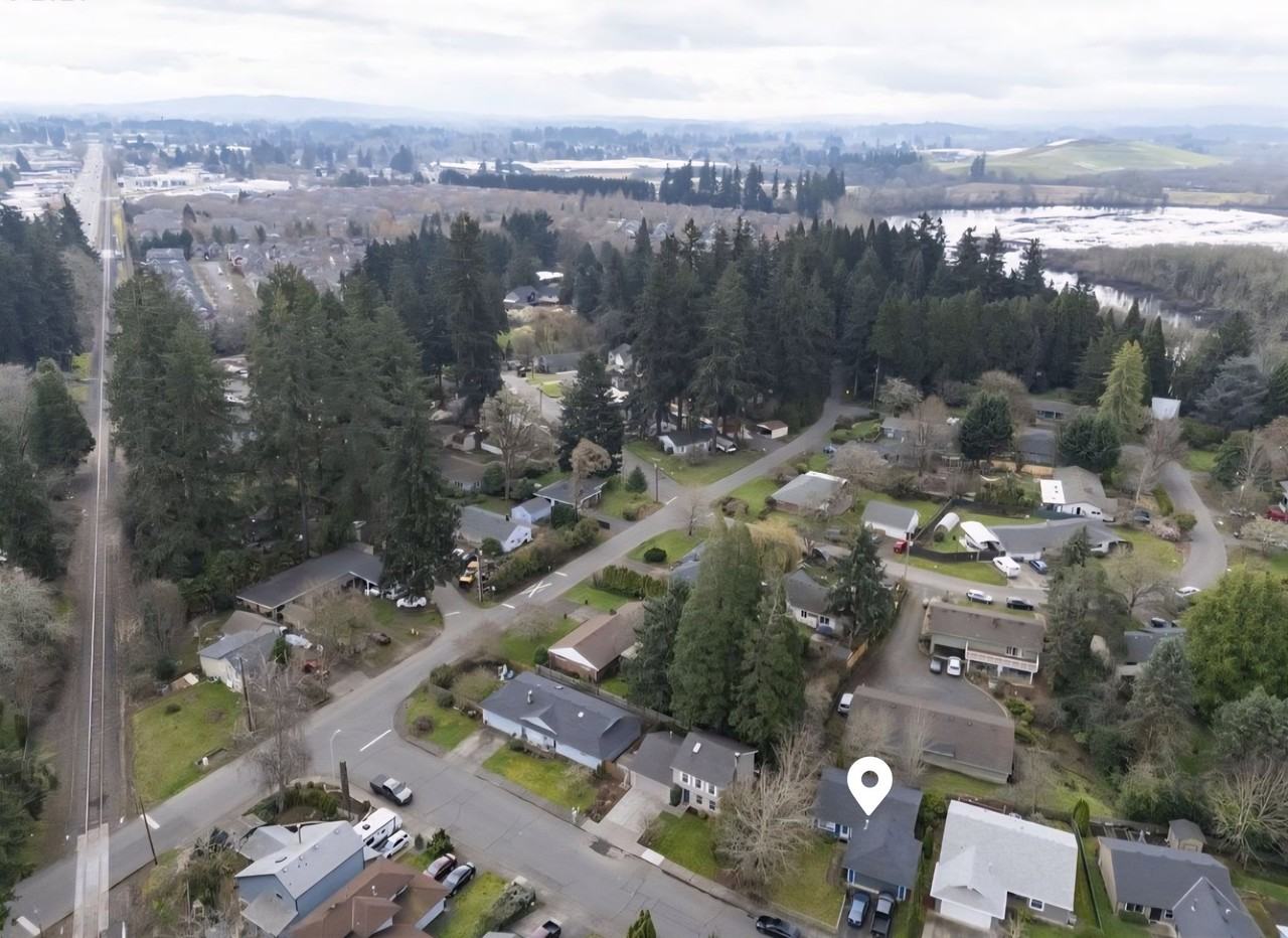 650 Se Alder Ct - Photo 5 of 12