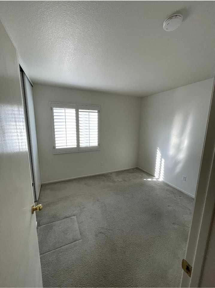 2969 Cambridge Ave - Photo 7 of 17