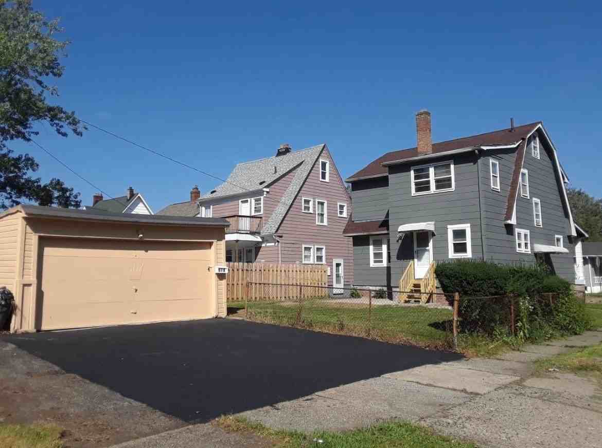 3430 Winsford Rd - Photo 2 of 20