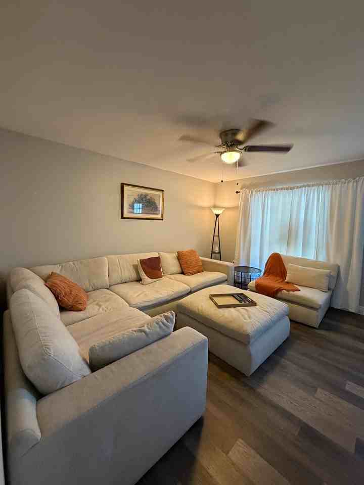 1452 Ridge Lake Ct - Photo 5 of 33