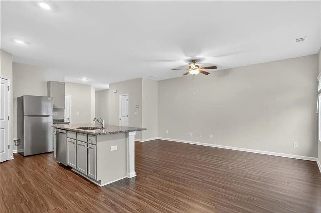 109 Brexley Dr - Photo 5 of 20