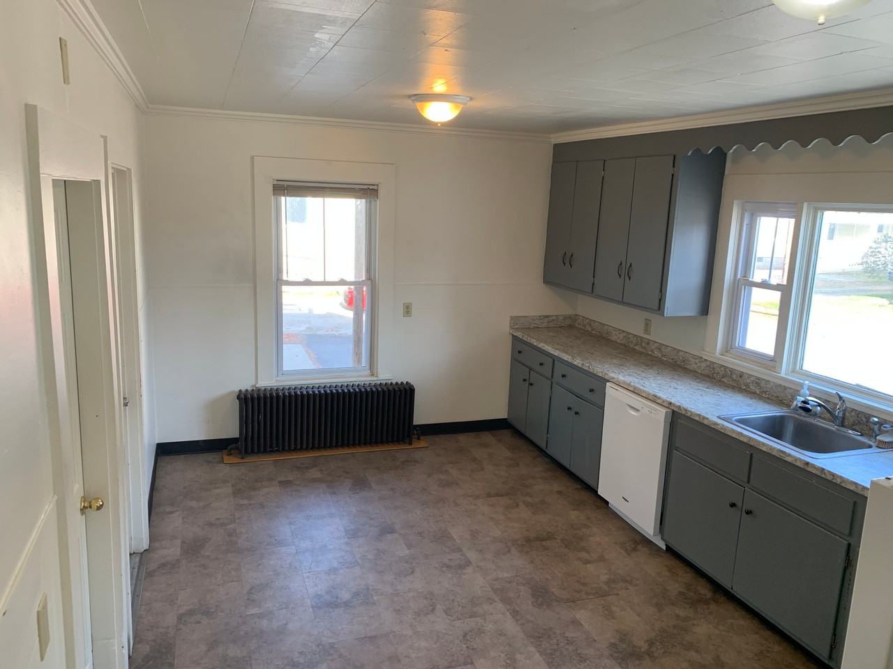 88 Roxbury St #1 - Photo 4 of 17
