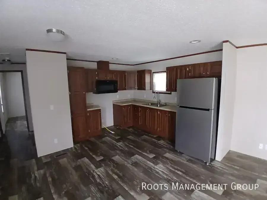 410 Carriage Lane Est #410 - Photo 3 of 13