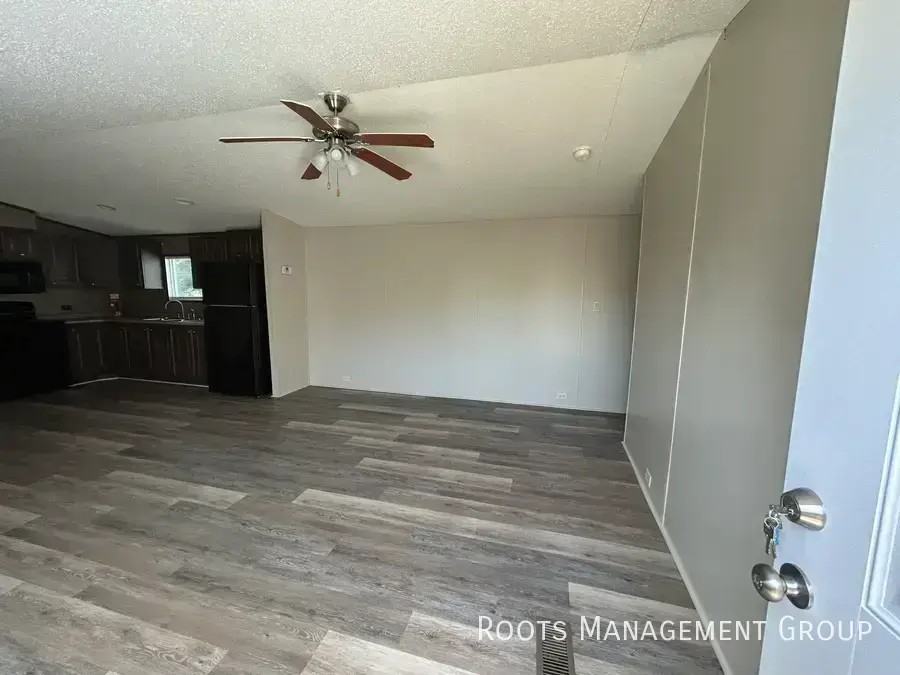 22 Riviera Courts Dr #22 - Photo 2 of 16