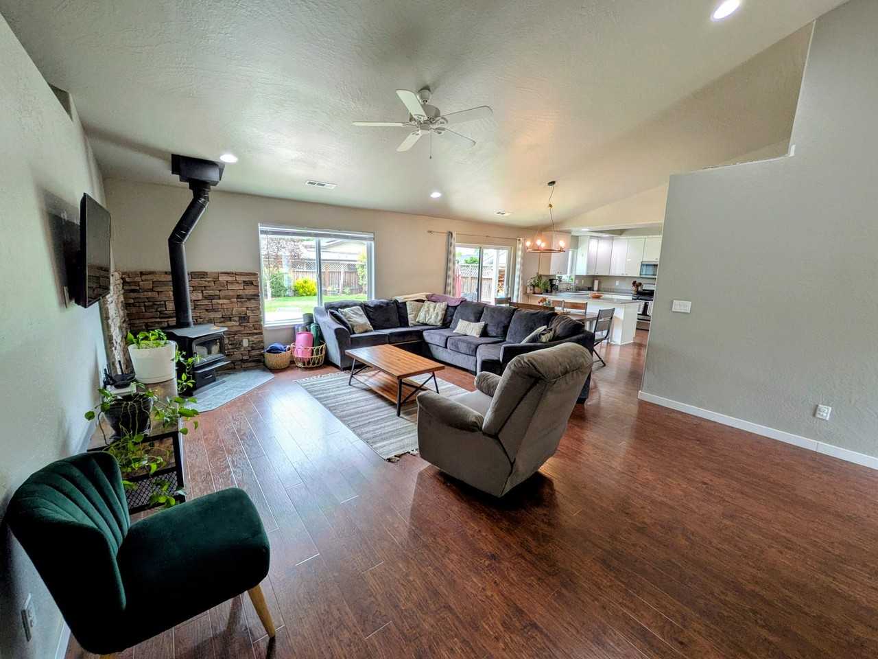 3003 Cheltenham Way - Photo 3 of 20