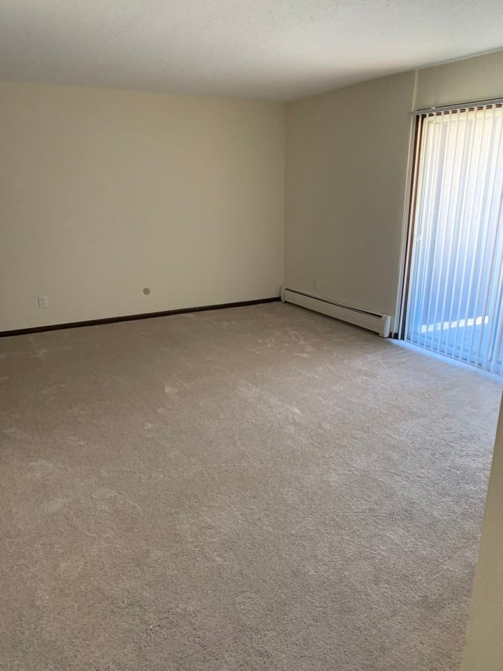981 Saint Albans St N #306 - Photo 3 of 12