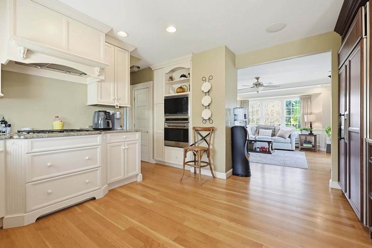 111 Purchase St - Photo 5 of 19
