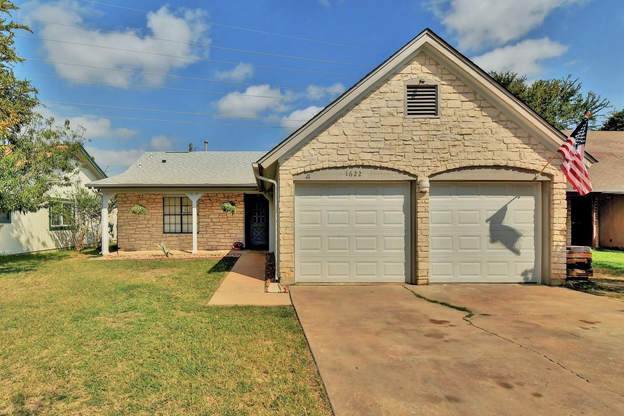1622 Peachtree Valley Dr - Photo 2 of 20