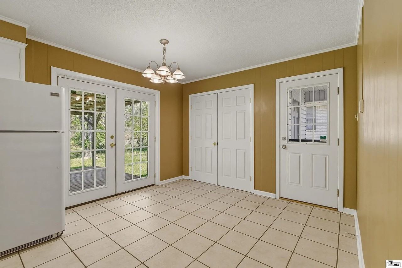 128 Davis Ln - Photo 3 of 17