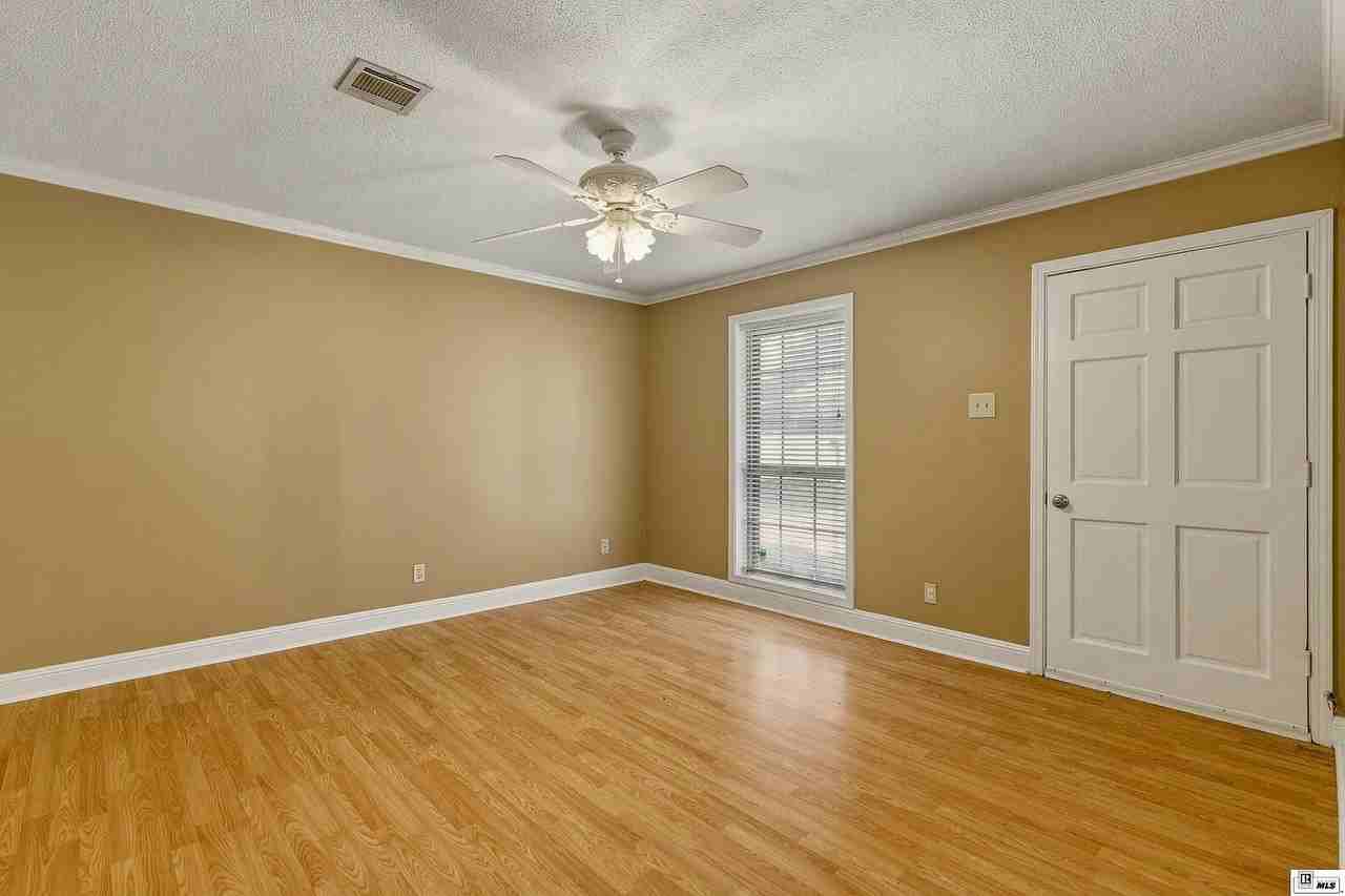 128 Davis Ln - Photo 5 of 17